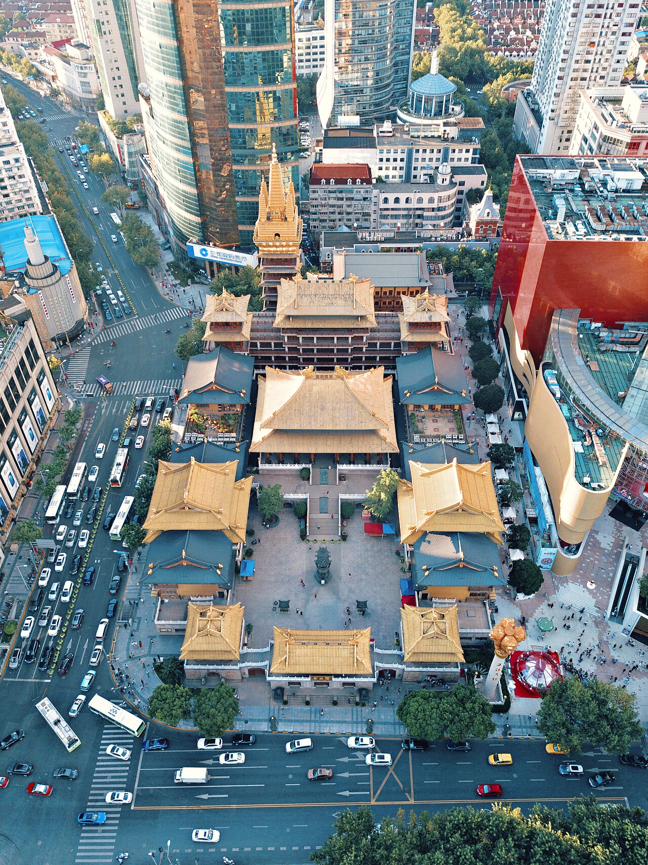 معبد جينغآن (Jingan Temple)