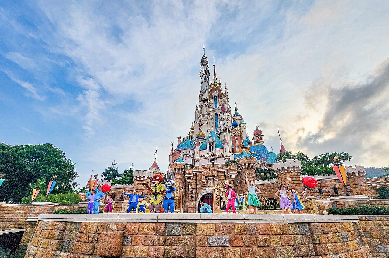 ديزني لاند هونغ كونغ (Hong Kong Disneyland)